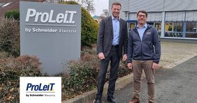 Dr. Axel Kather (left), new CEO of ProLeiT and VP Industrial Automation at Schneider Electric, together with Christian Schlotter (right), manager of the ProLeiT branch offices in Germany.
